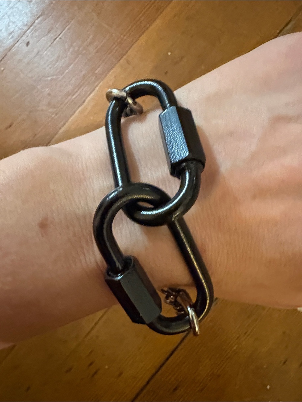 Hand-Crafted Men's Black Chain-Link Bracelet - Unbranded